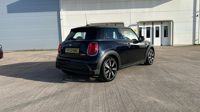 MINI Hatchback 1.5 Cooper Exclusive 3dr Auto Petrol Hatchback
